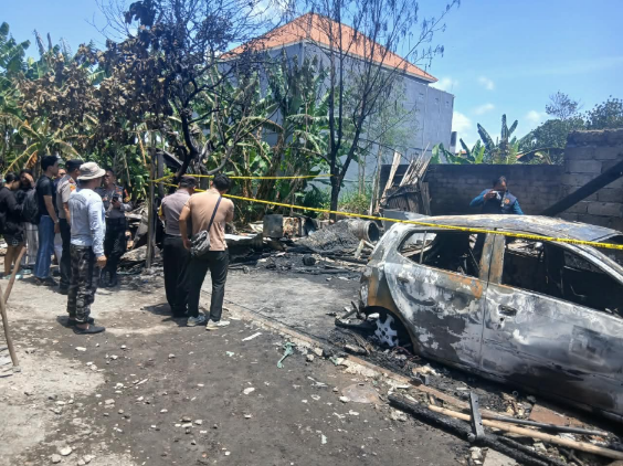 Kebakaran rumah pemotongan ayam di Kesiman, Denpasar Timur