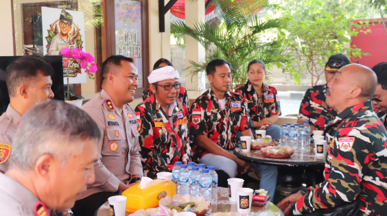 Polresta Denpasar Gelar Ngopi Kamtibmas Bersama Laskar Merah Putih