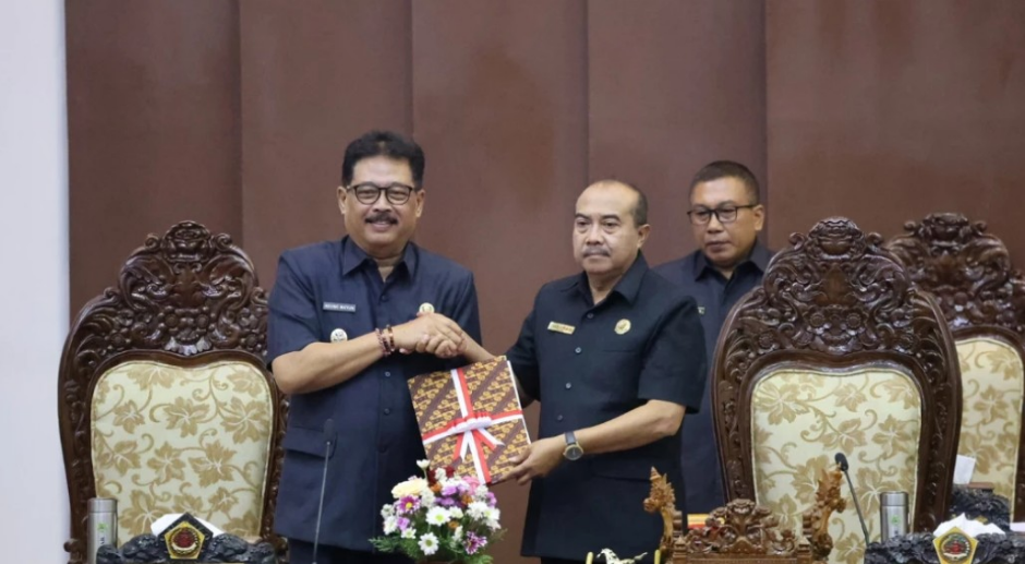 Wabup Agung Mayun Sampaikan Ranperda dan RAPBD 2027