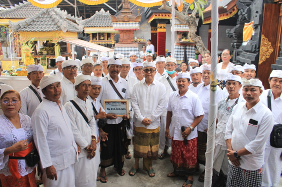 Walikota Jaya Negara Hadiri Karya Melaspas Kori Agung