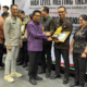 Bupati Adi Arnawa Serahkan Penghargaan di HLM TP2DD