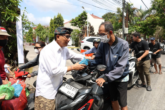 Sekda Denpasar Pimpin Gerakan Peduli Antrean BBM