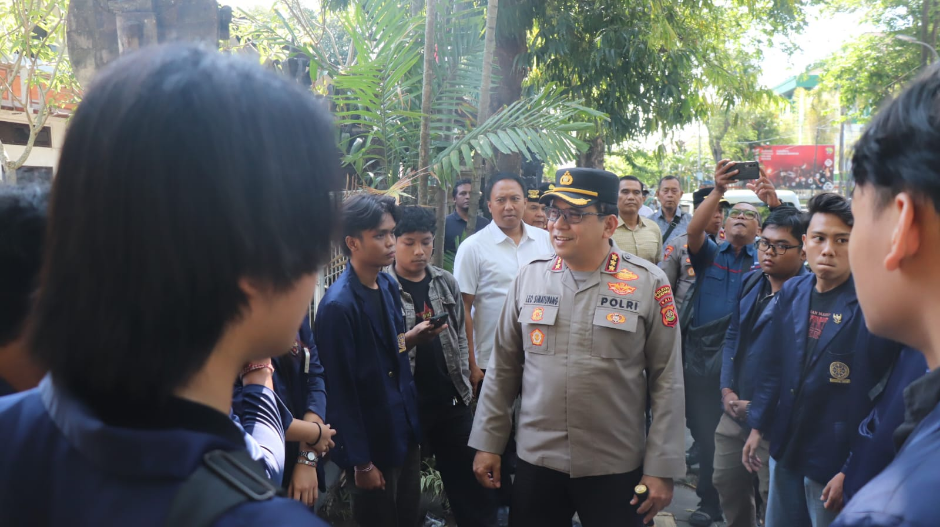 Kapolresta Denpasar Pimpin Pengamanan Demo Cipayung Plus