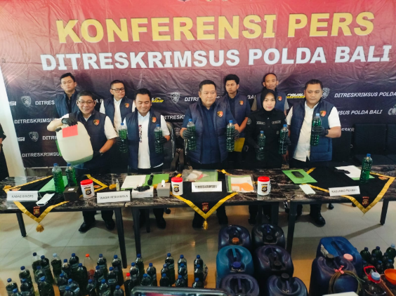 Konferensi Pers Kasus BBM Subsidi di Polda Bali