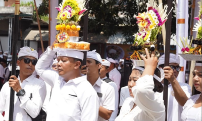 Peed Agung Mendak Ida Bhatara Padmasana