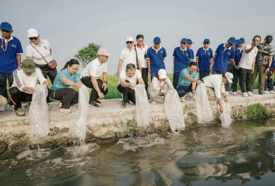 Ketua K3S Badung tebar benih ikan di Kekeran