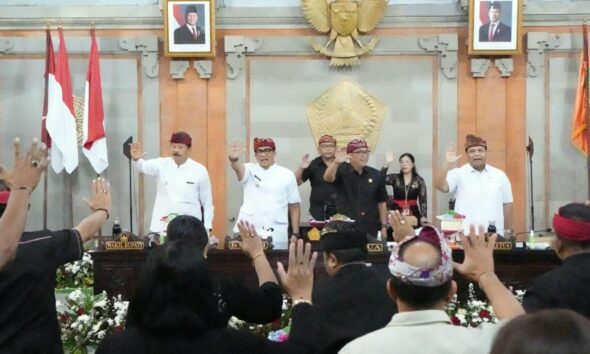 Bupati Tabanan I Komang Gede Sanjaya menghadiri Rapat Paripurna DPRD Kabupaten Tabanan tentang Ranperda APBD 2027